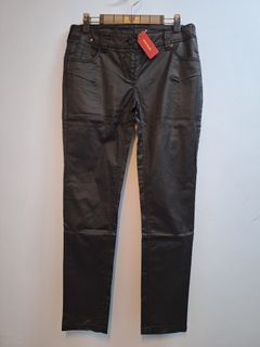 （分類：）位於 。 由 brandedsold 提交（商品編號 1467047491，圖片 1）。簡介： 。