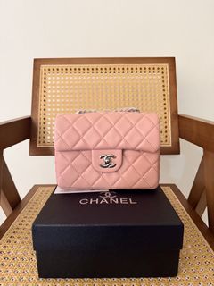 (Category: ) located in . Submitted by vintagebyshashaa (Listing ID 1467148869, Image 1). Description: .