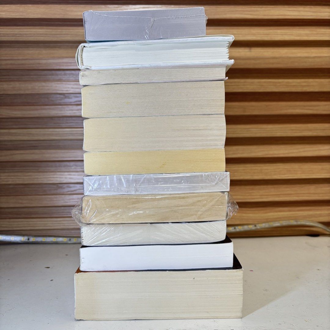 A Thousand Splendid Suns (Category: Storybooks) located in Cebu City. Submitted by preloved.palette (Listing ID 1467058919, Image 3). Description: .