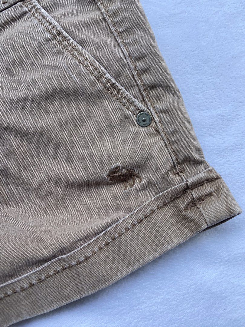 Abercrombie (Category: Shorts) located in General Santos City (Dadiangas). Submitted by kala_chuchi (Listing ID 1467138842, Image 3). Description: Abercrombie & Fitch Size. 14 30 inches waistline best fit 9 inches length 10 inches leg opening Flaws. 1 missing button Over all condition Excellent Mine. 350 Steal. 50/100 increments Claim. 1000.