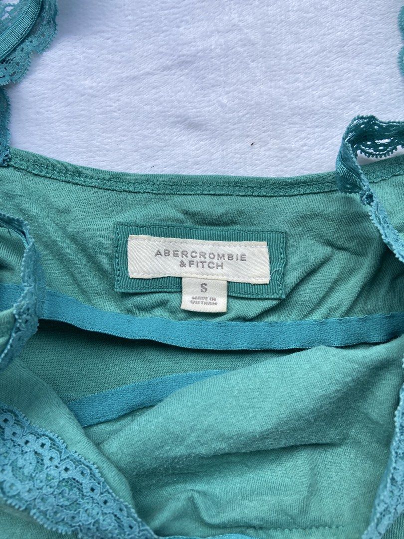 Abercrombie & Fitch Cami (Category: Blouses) located in General Santos City (Dadiangas). Submitted by kala_chuchi (Listing ID 1467141295, Image 2). Description: Abercrombie & Fitch Cami Size. Small 13 inches width 28 inches length Flaws. Scratch Over all condition Very Good Mine. 350 Steal. 50/100 increments Claim. 800.
