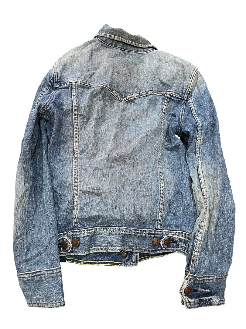 Abercrombie & Fitch Denim Jacket (Category: Coats, Jackets and Outerwear) located in Manila. Submitted by goodstuff2026 (Listing ID 1467085037, Image 2). Description: Size Large Excellent Condition No Issue Color rate: 9.5/10 All working.