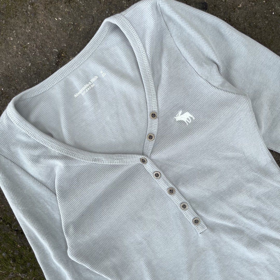 Abercrombie & Fitch Henley (Category: Longsleeves) located in Nagcarlan. Submitted by swiftgem-d189 (Listing ID 1467029835, Image 2). Description: Pm for more details!.