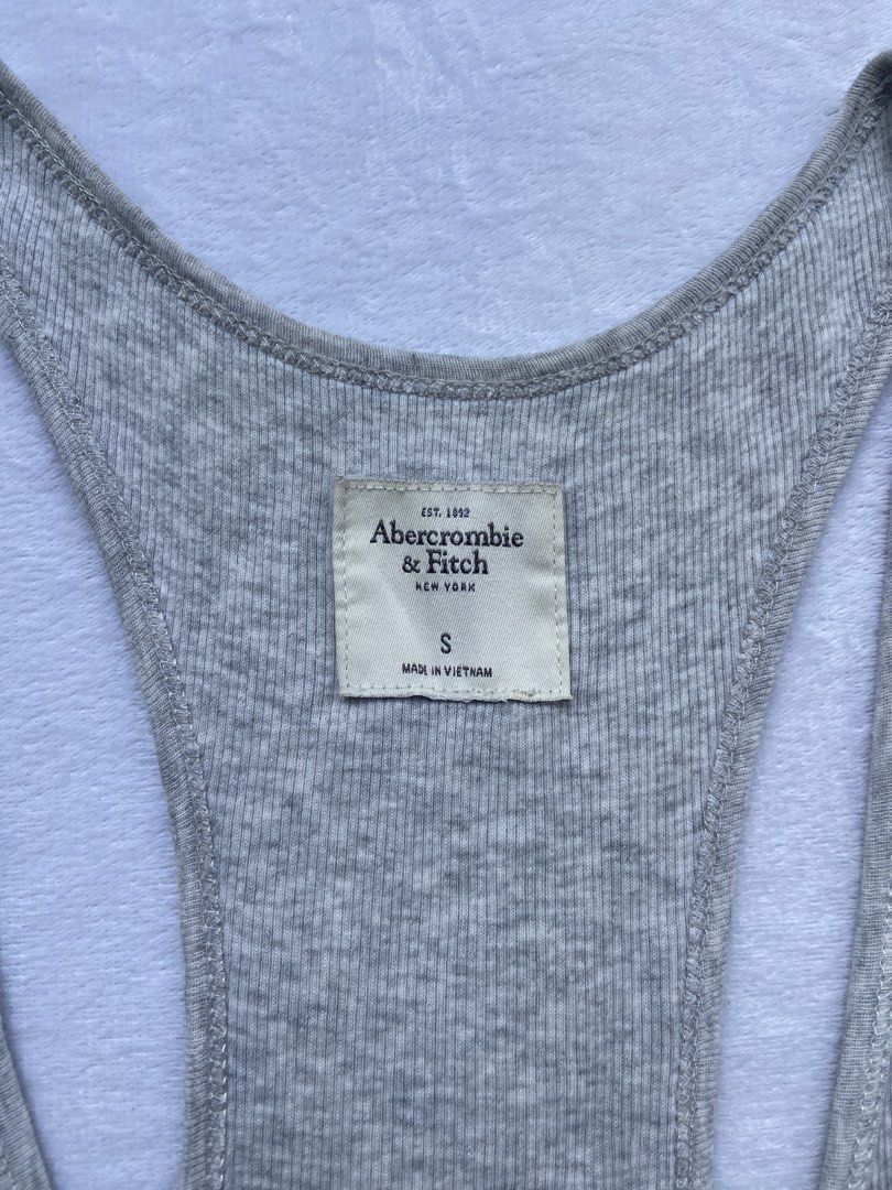Abercrombie & Fitch Tanktop (Category: Blouses) located in General Santos City (Dadiangas). Submitted by kala_chuchi (Listing ID 1467140989, Image 2). Description: Abercrombie & Fitch Size. Small 11 inches width 28 inches length No flaws Over all condition Excellent .