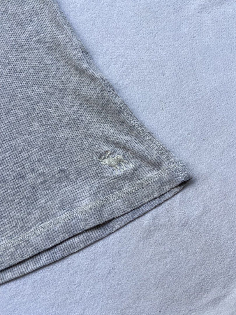 Abercrombie & Fitch Tanktop (Category: Blouses) located in General Santos City (Dadiangas). Submitted by kala_chuchi (Listing ID 1467140989, Image 3). Description: Abercrombie & Fitch Size. Small 11 inches width 28 inches length No flaws Over all condition Excellent .