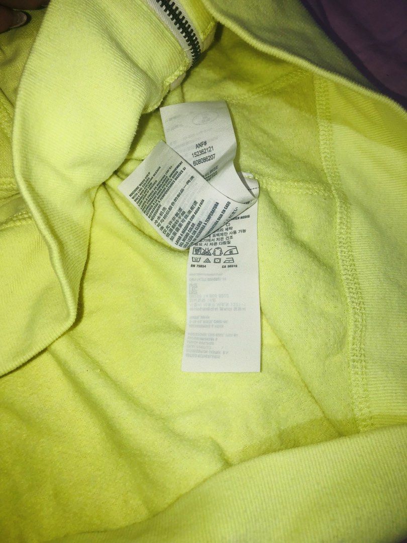 Abercrombie Lime green jacket💚🎀🛼🌸✨ (Category: Coats, Jackets and Outerwear) located in Manila. Submitted by rheaskawaiicollection (Listing ID 1467017862, Image 2). Description: Lime green 💚✨🎀🛼🌸.