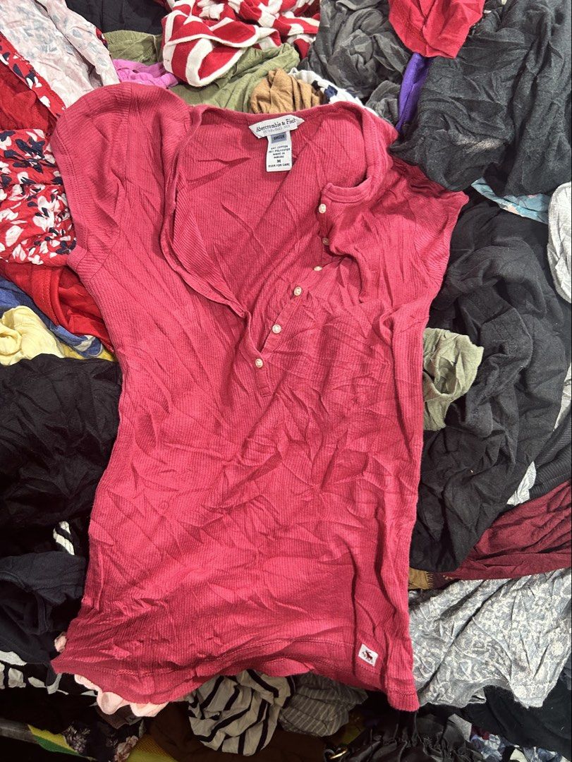 Abercrombie Top (Category: Others Tops) located in Kabankalan. Submitted by leans_closet (Listing ID 1467093004, Image 2). Description: xs to petite med.