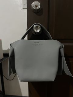 (Category: ) located in . Submitted by onlygrail.pamp (Listing ID 1467143030, Image 1). Description: .