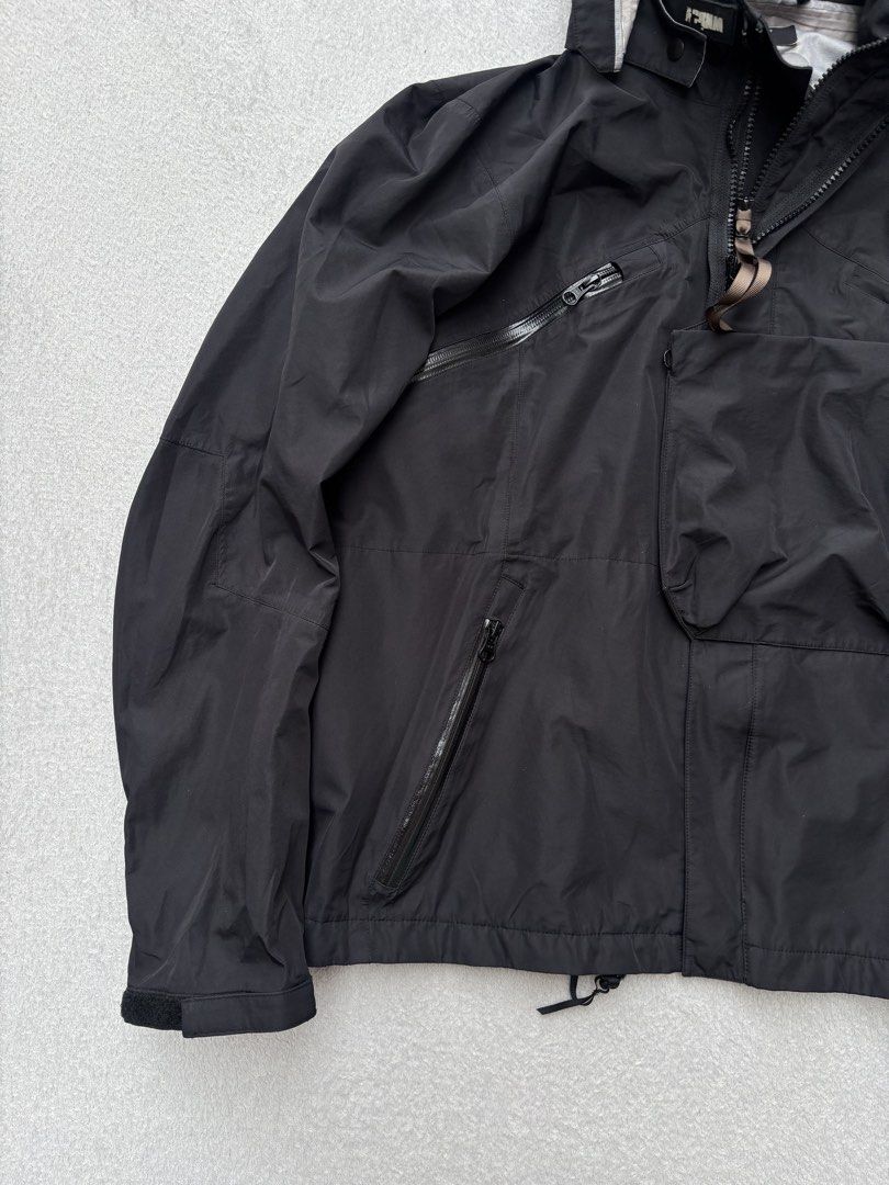 Acronym J1A- GT Goretex Jacket (Category: Coats, Jackets and Outerwear) located in Baguio. Submitted by thecollector2600 (Listing ID 1467058665, Image 2). Description: Large on tag Medium to large fit 22” x 24” x 17.5” x 24”.