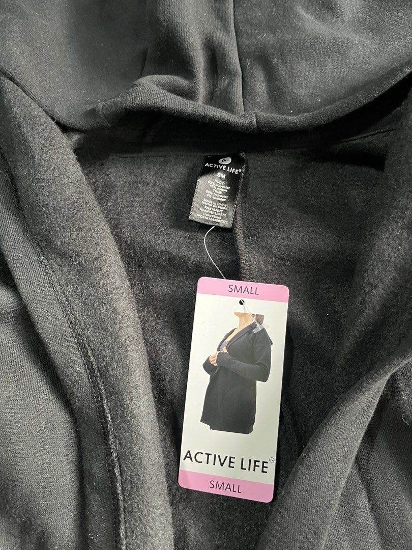 Active Life Black Hooded Cardigan Jacket Size Small (Category: Coats, Jackets and Outerwear) located in Manila. Submitted by sunshineapril (Listing ID 1466980339, Image 2). Description: - Brand: Active Life - Color: Black - Size: Small (with original store tag attached) - Interior: Soft fleece lining for warmth and comfort - Features: Open front, hooded design, front patch pockets, and ribbed cuffs with thumbholes - Fit: Relaxed silhouette - Idea