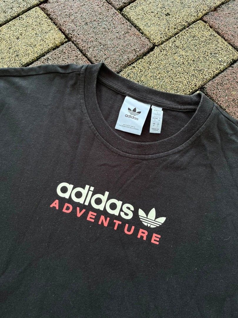 Adidas "Adventure" (Category: Activewear) located in Davao. Submitted by thriftnijanny (Listing ID 1467156834, Image 2). Description: 📌Adidas "Adventure" size L 20x29 Excellent Condi Color rate: 9.8/10 issue: None.