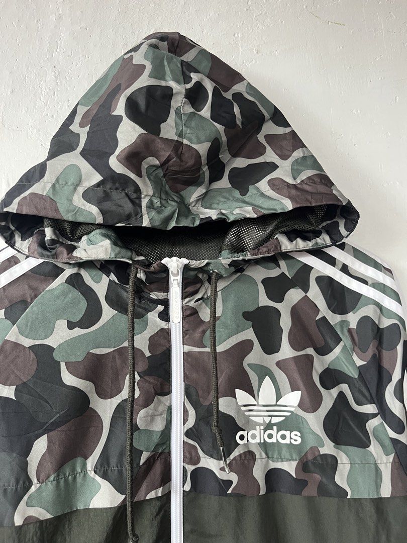 Adidas Camo Windbreaker Jacket Green White (Category: Coats, Jackets and Outerwear) located in Paranaque City. Submitted by commonfind.ph (Listing ID 1467054271, Image 3). Description: Adidas Camo Windbreaker Jacket Authentic Size Medium to Large 21x28 No issue Excellent 899+sf laspinas location.
