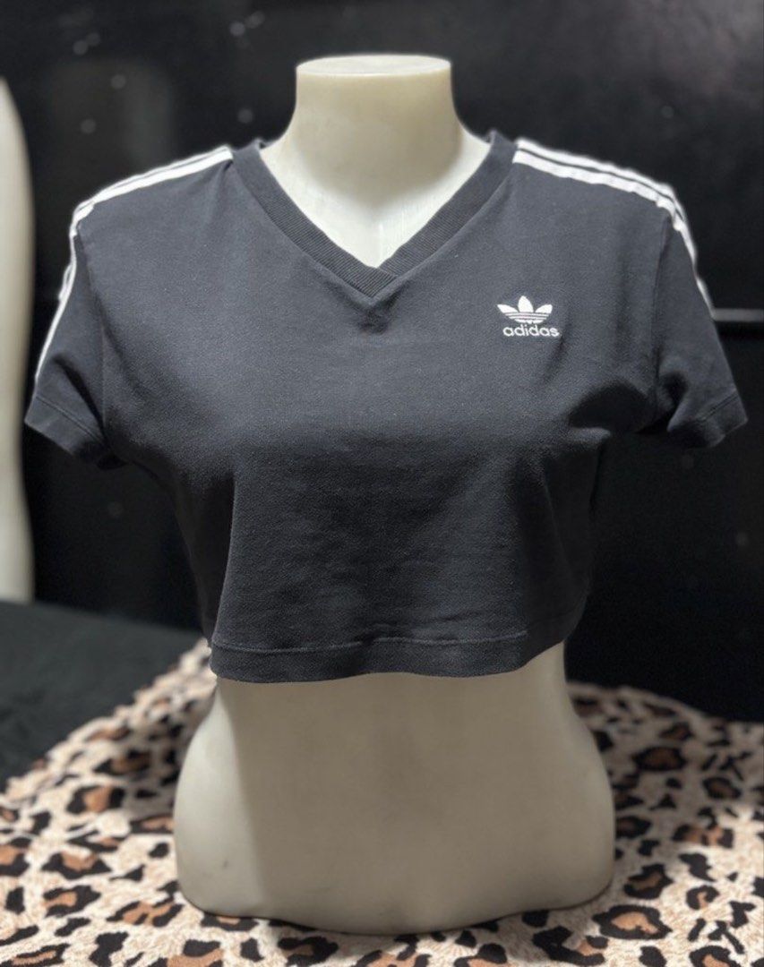 Adidas cropped tshirt (Category: Activewear) located in Pasig City. Submitted by dealwithgia (Listing ID 1467025602, Image 2). Description: strechy fabric small size 8/10 color rate.