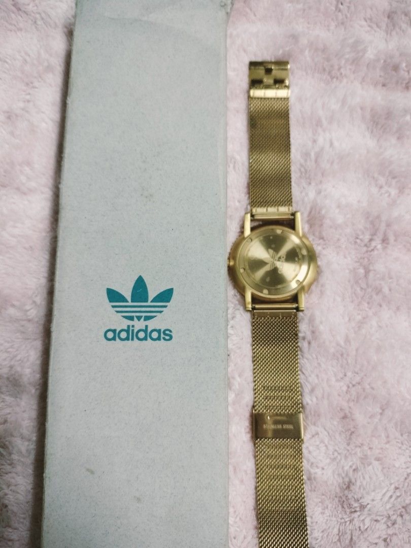 Adidas district M1 watch unisex (Category: Luxury Watches) located in Manila. Submitted by cyn.declutters (Listing ID 1467055176, Image 3). Description: no issue good as new loc cainta.