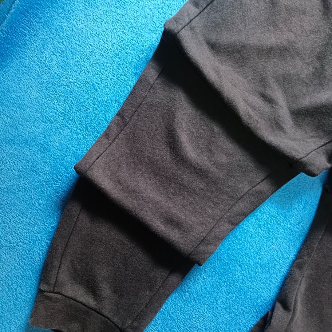 Adidas Essentials Plain Tapered Pants (Category: Joggers) located in Antipolo. Submitted by juliane_thrift-declutters (Listing ID 1467083521, Image 3). Description: Adidas Essentials Plain Tapered Pants Size: 31 inches (Adjustable) Length: 42 inches Thigh: 9.5 inches Leg Opening: 12 inches Issue: None Tags: Complete Wash Tags Overall Condition: 9.7/10 * Color may vary due to lighting.