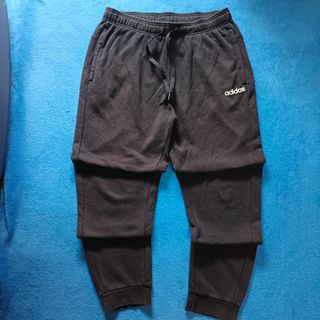 (Category: ) located in . Submitted by juliane_thrift-declutters (Listing ID 1467083521, Image 1). Description: .