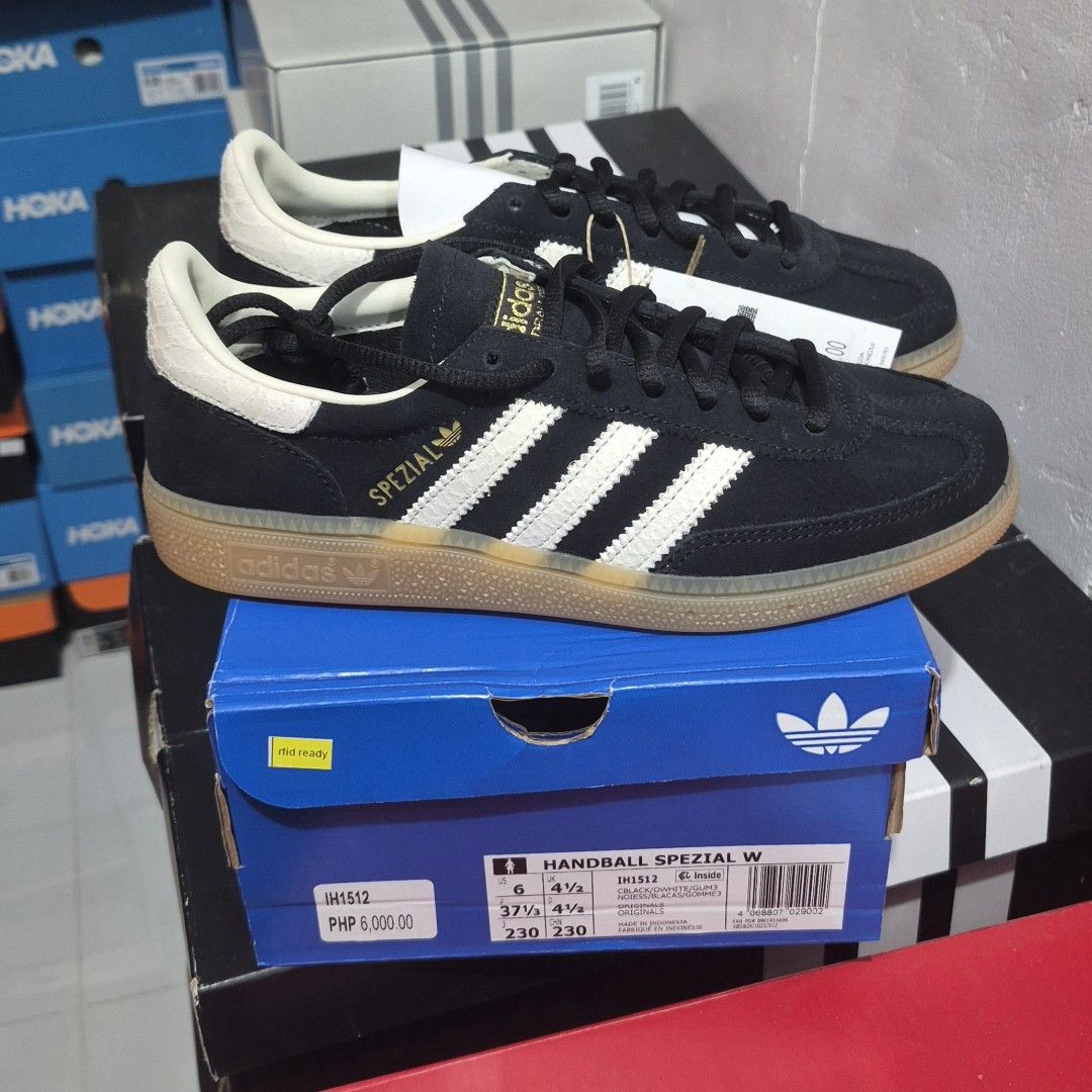 Adidas Handball Spezial (Category: Sneakers) located in Calauan. Submitted by dark_mocha (Listing ID 1467141719, Image 1). Description: WTS Brand New / Legit / with OG box ✅ Adidas Handball Spezial Size: 6 | 6.5 US womens Price: 3,000❗ (SRP 6,000) PM me for more details. Meetup: Calauan - Los Banos Laguna Area Shipping (Buyer's expense).