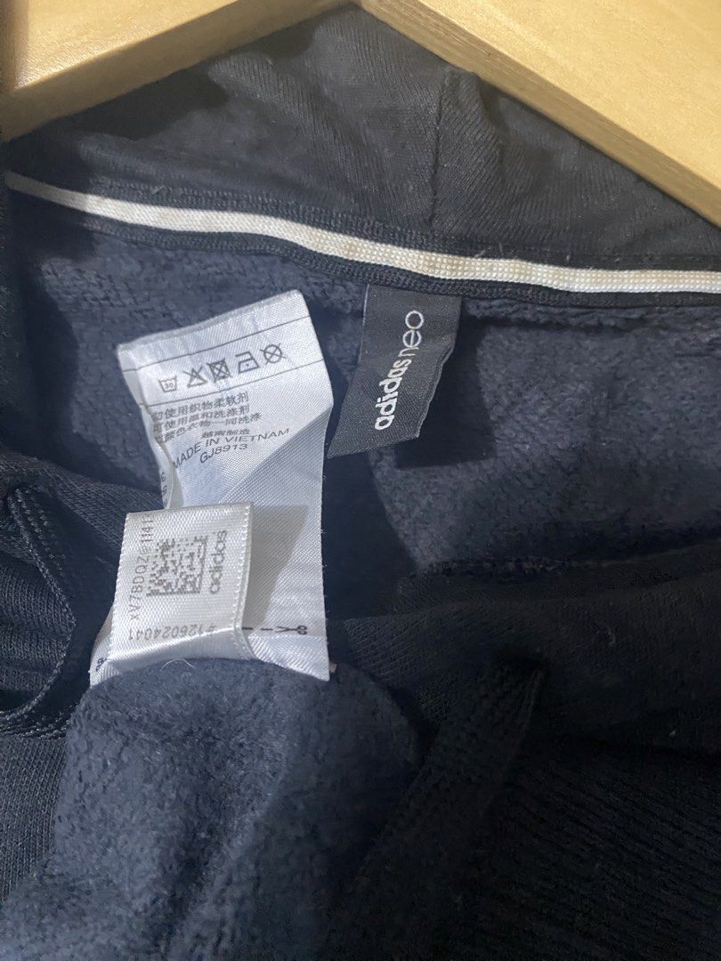 Adidas jacket (Category: Coats, Jackets and Outerwear) located in Binan City. Submitted by rnj_affordable (Listing ID 1467128375, Image 3). Description: excellent condition no issue.
