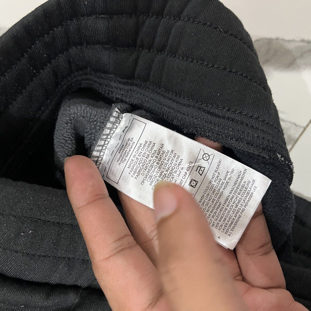 Adidas James Harden (Category: Tshirts & Polo Shirts ) located in Bacoor. Submitted by manonghits_2000 (Listing ID 1467137265, Image 3). Description: 21x28 Excellent No Issue 130.