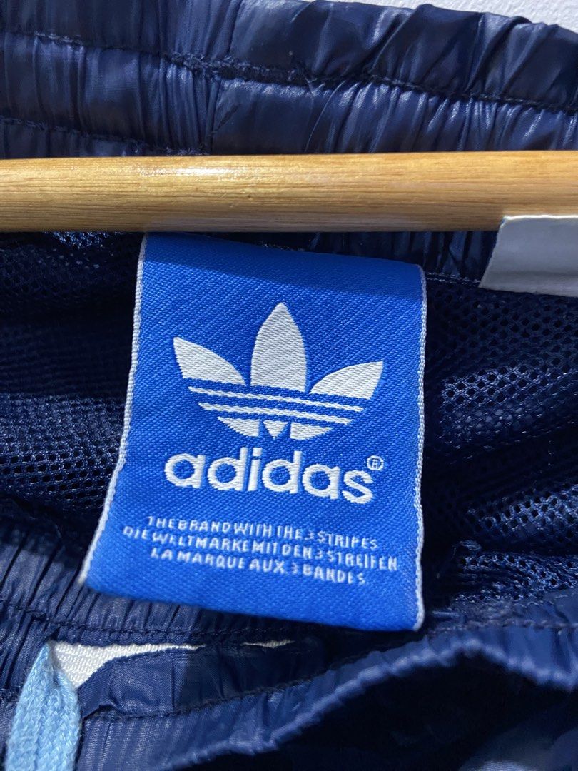 Adidas Nylon Track pants (Vintage ) (Category: Coats, Jackets and Outerwear) located in Tukuran. Submitted by retrothrifter88 (Listing ID 1467037831, Image 3). Description: Waist stretchable to 32 -35 Issue nasa pic.