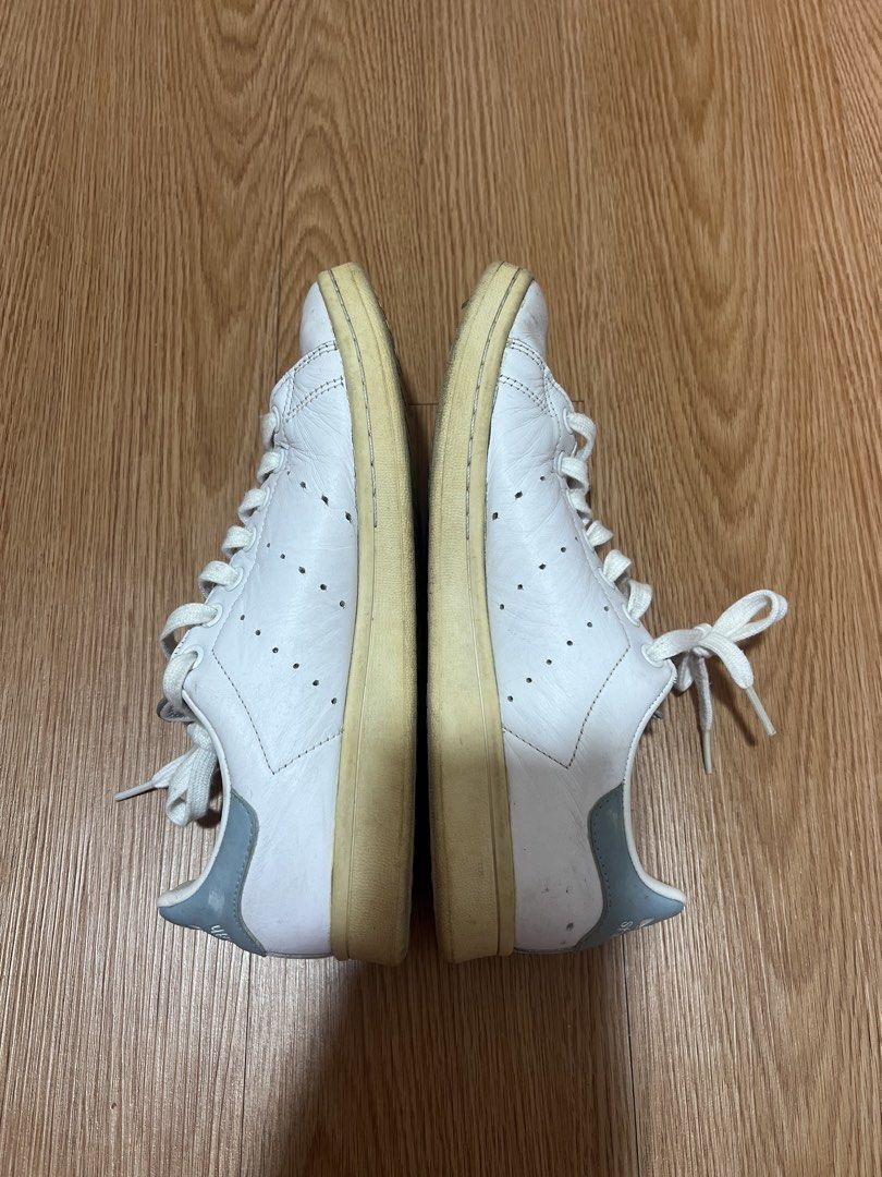 Adidas Stan smith (Category: Casual Shoes) located in Manila. Submitted by millie.moon (Listing ID 1466985794, Image 3). Description: ADIDAS STAN SMITH SIZE : 7 1/2 ISSUE POSTED (YELLOW DISCOLORATION) NEED WASH/CLEAN RFS: NATAMBAK NALANG PO.