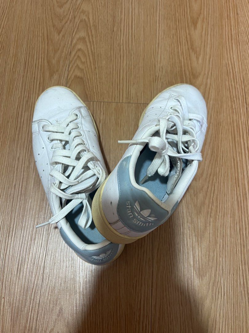 Adidas Stan smith (Category: Casual Shoes) located in Manila. Submitted by millie.moon (Listing ID 1466985794, Image 1). Description: ADIDAS STAN SMITH SIZE : 7 1/2 ISSUE POSTED (YELLOW DISCOLORATION) NEED WASH/CLEAN RFS: NATAMBAK NALANG PO.
