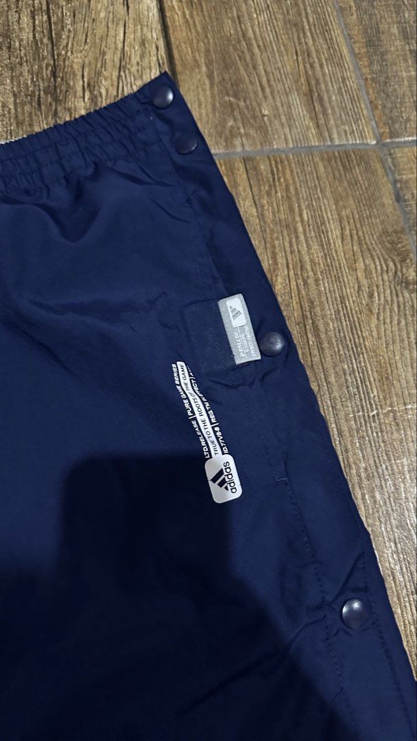 ADIDAS TRACKPANTS (Category: Joggers) located in Manila. Submitted by urban.vintage (Listing ID 1467027332, Image 2). Description: ISSUE: NONE (NEED WASH) MOP :GCASH (NO COD) SHIP VIA: LALAMOVE & J&T LOCATION: PASIG CITY LENGTH: 42 WIDTH :34-40 HEM : 8.