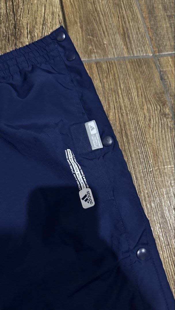 ADIDAS TRACKPANTS (Category: Joggers) located in Manila. Submitted by urban.vintage (Listing ID 1467027332, Image 3). Description: ISSUE: NONE (NEED WASH) MOP :GCASH (NO COD) SHIP VIA: LALAMOVE & J&T LOCATION: PASIG CITY LENGTH: 42 WIDTH :34-40 HEM : 8.