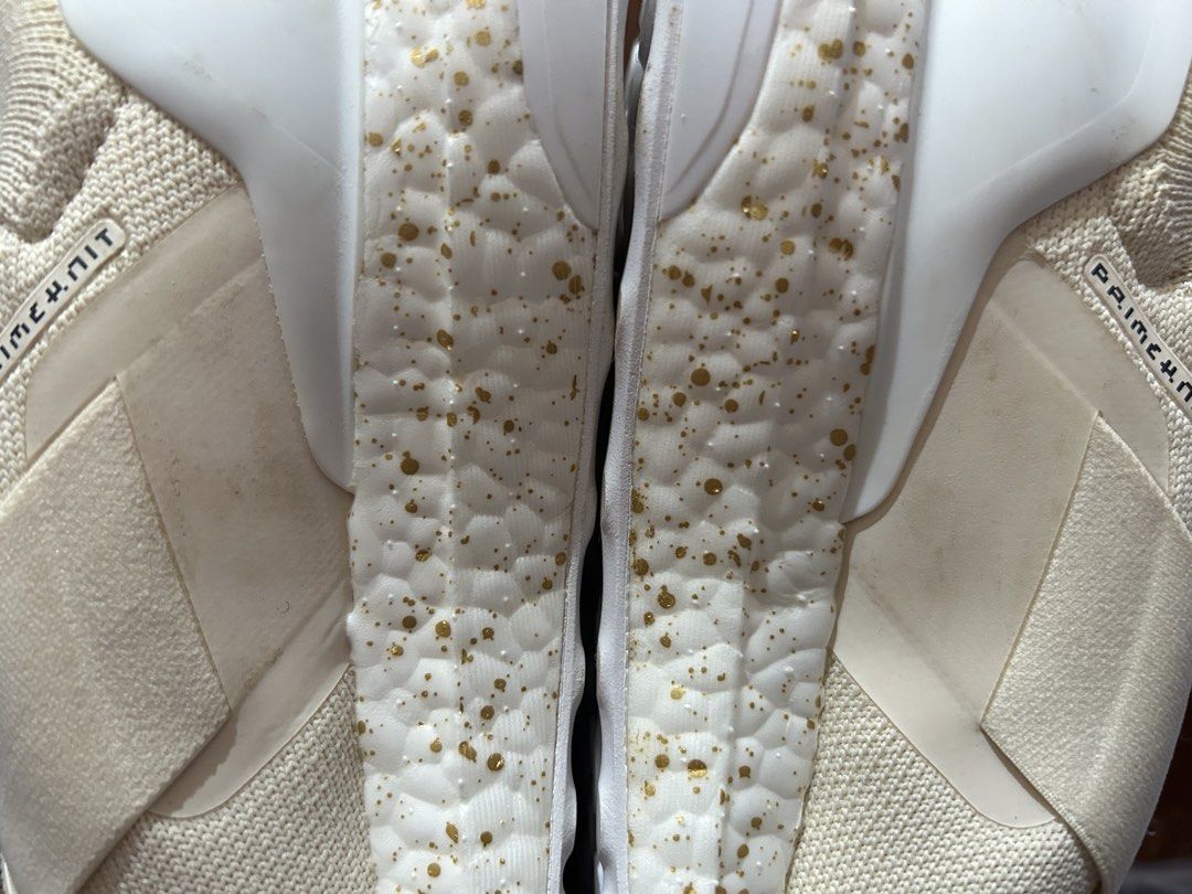 Adidas Ultraboost Slip On (Category: Sneakers) located in Baguio. Submitted by previouslymine.10 (Listing ID 1466979272, Image 2). Description: - never used - very minor stains on the sides due to non-usage - no box.
