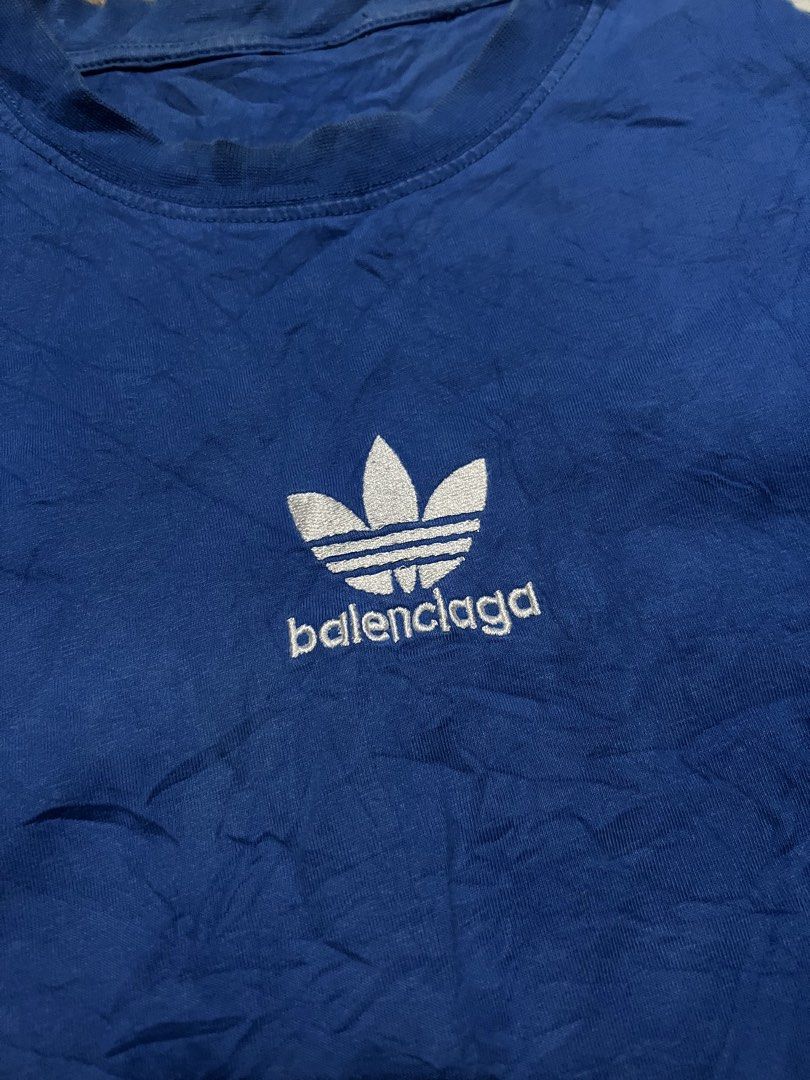 Adidas X Balenciaga (Category: Activewear) located in Mexico. Submitted by iseemiyakee. (Listing ID 1466980014, Image 2). Description: Large 22 width x 28 length cut tag no issue excellent condition .