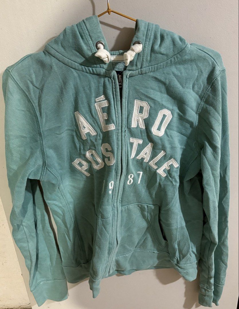 Aeropostale Hoodie (Category: Coats, Jackets and Outerwear) located in Marikina City. Submitted by thrifty_trinkets_by_anais (Listing ID 1467132485, Image 1). Description: 🌸 Selling own preloved/brand new items for less - EVERYTHING is negotiable as long as REASONABLE in price 🤗 🙏🏻 Please also check my account for more marked down items 🫶 📍Marikina near S&R/Uniqlo 💳 Maribank/Maya/Gcash 🏍️ Grab/Lalamove/J&T (by schedule) 🗓️ Offers/Reserva