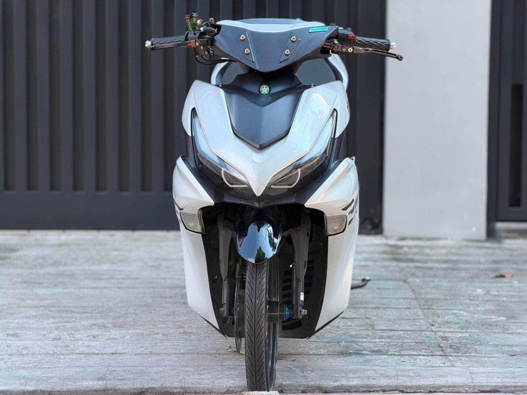 AEROX V2 (Category: Motorbikes for Sale) located in Manila. Submitted by vienny_777 (Listing ID 1467156426, Image 1). Description: For Sale !! Aerox v2 2023 model AES Biled Projector (Hybrid) Worth 25k Hypertech cnc swing arm Yss g series 275mm rear shock Brd radiator Aracer mini x PRO ecu tuned! 185cc Newly build Jvt v3 pipe Mtrt head 20/23 Jvt chromebore 63mm Adelin arc 1 break master left n right Traktion 4 pot mini radial caliper Mufac bracke