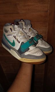 (Category: ) located in . Submitted by bigbenplaysthriftedshoes (Listing ID 1467164452, Image 1). Description: .