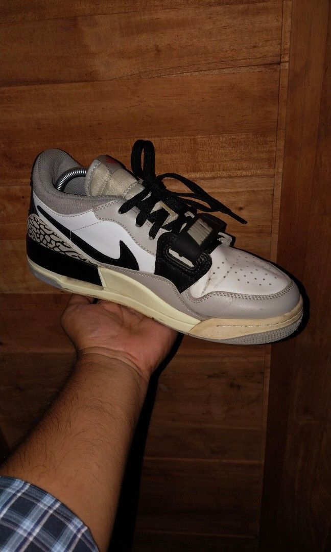 Air Jordan Legacy 312 Low 'Tech Grey' (Category: Sneakers) located in Virac. Submitted by bigbenplaysthriftstore (Listing ID 1467164408, Image 2). Description: .