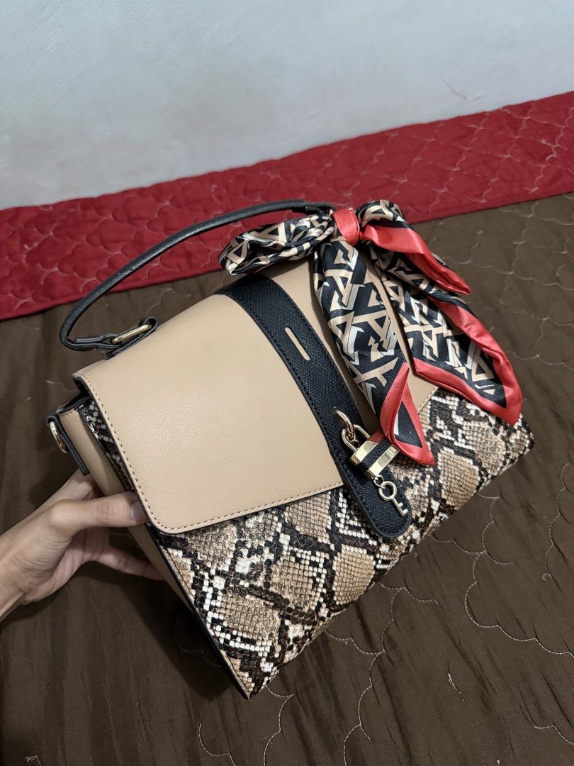 ALDO Satchel Bag (Category: Shoulder Bags) located in Manila. Submitted by sntyndale (Listing ID 1467100496, Image 1). Description: - Brand new, never used - Includes a removable strap (still in original plastic packaging).