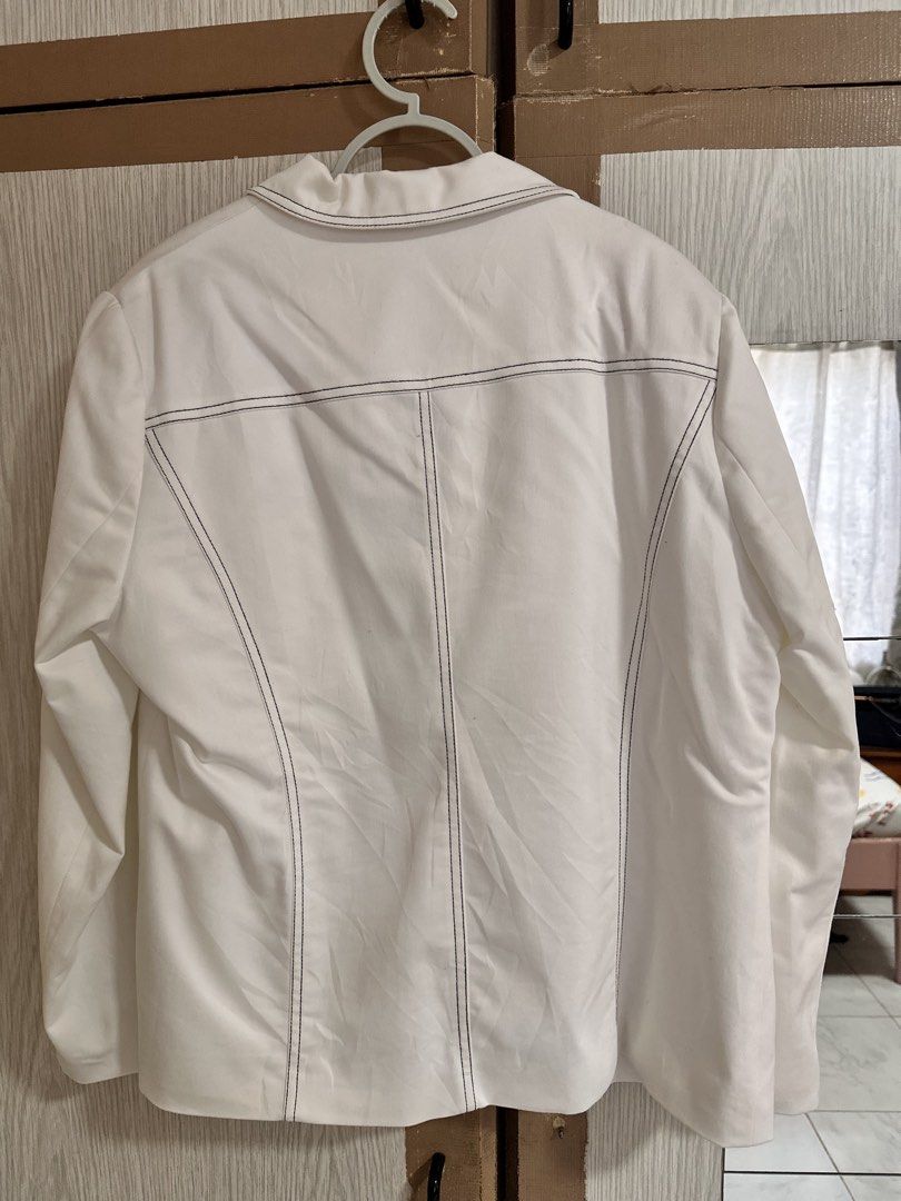 Alfred Dunner Petite White Contrast Stitch Zip Jacket (Category: Coats, Jackets and Outerwear) located in Paranaque City. Submitted by moonbea (Listing ID 1467041051, Image 3). Description: - Brand: Alfred Dunner - Size: Petite 12P - Color: Crisp white with contrasting dark stitching - Closure: Full front zipper with collar - Pockets: Two chest flap pockets with metal ring accents - Fit: Structured tailoring with front and back panel seams.