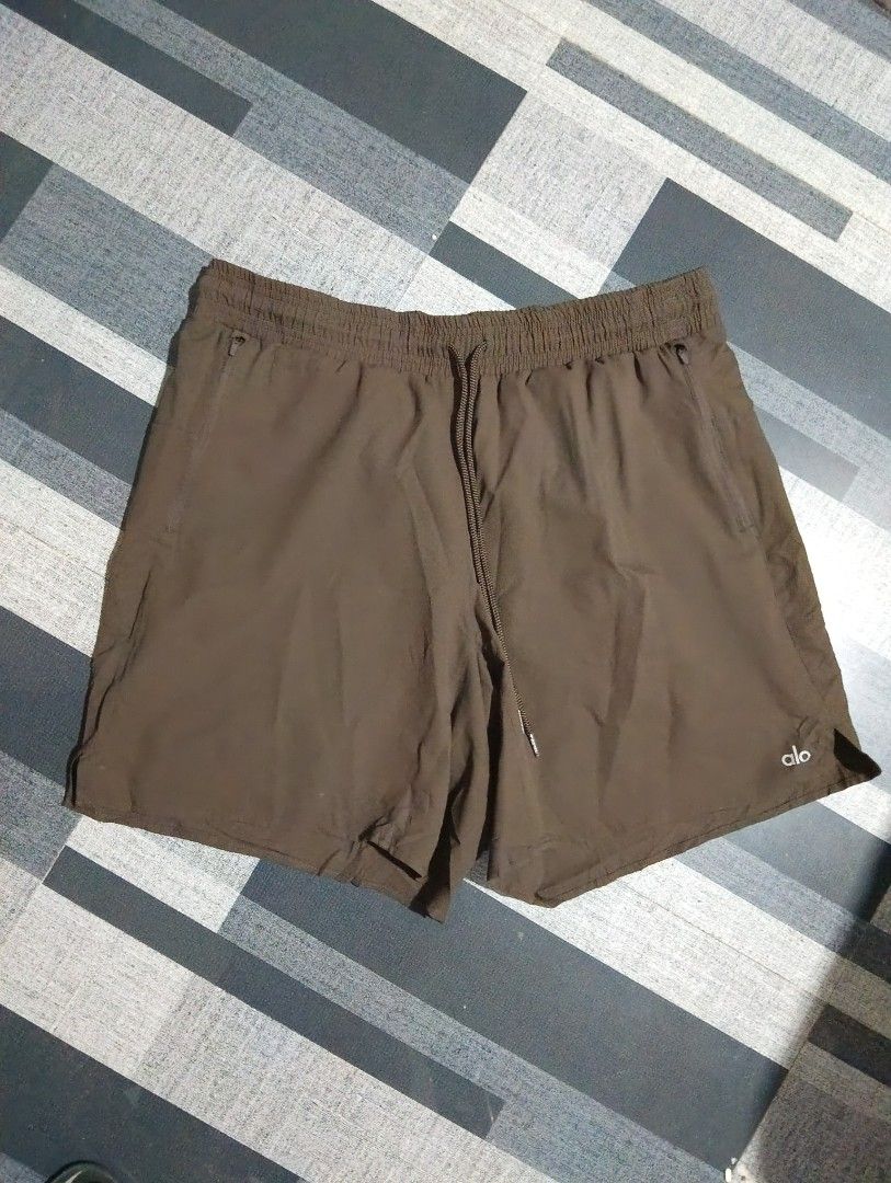 ALO RIPSTOP ON-THE-SET 7" SHORT (Category: Activewear) located in Talisay. Submitted by nooooooooooooooooy (Listing ID 1467107585, Image 1). Description: XL 2 ZIPPER POCKET WAIST 34 TO 37 LENGTH 18 EXCELLENT NO FLAWS, NEED WASH.