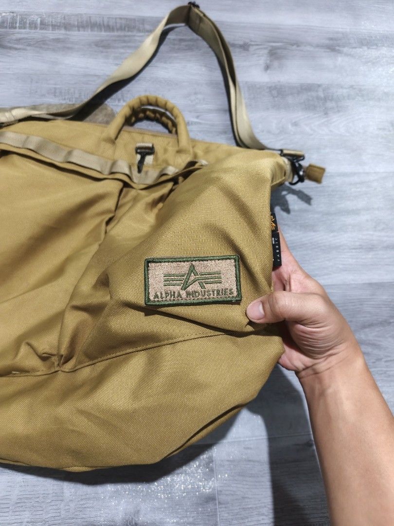 ALPHA INDUSTRIES HELMET BAG (Category: Activewear) located in Tagum. Submitted by danelle_closet1106 (Listing ID 1467139994, Image 2). Description: GOOD AS NEW CANVAS TYPE MAY SIGN OF USE LANG SEE LAST PICS WASH NA READY TO USE.