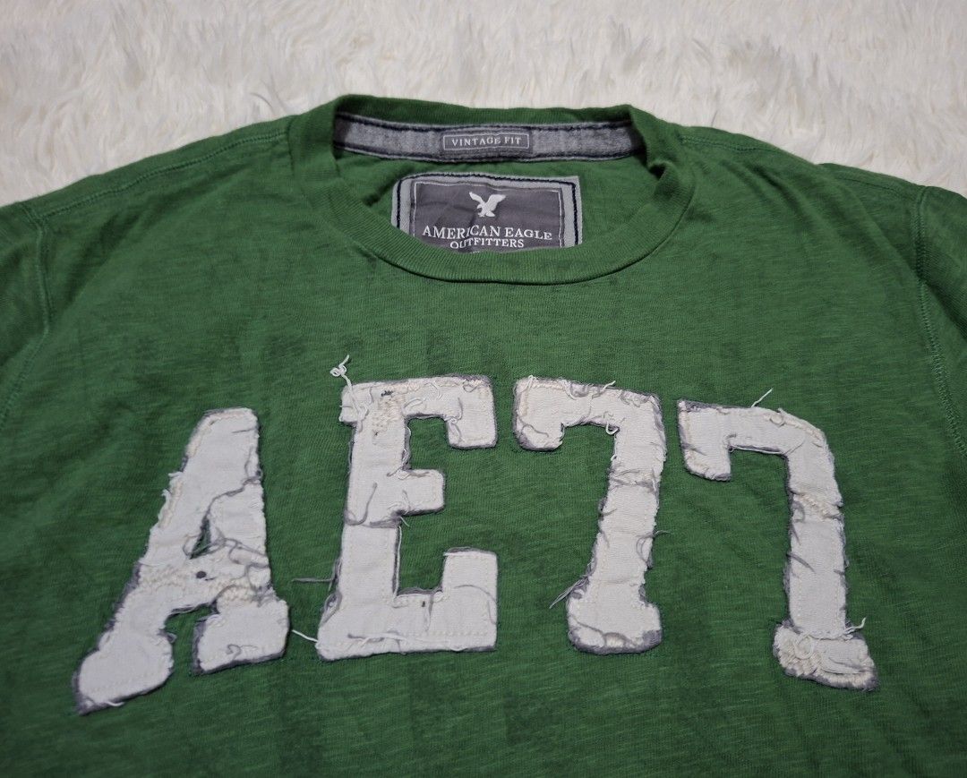 AMERICAN EAGLE Y2K MENS SHIRT (Category: Activewear) located in Trece Martires City. Submitted by eszpincxks (Listing ID 1467044438, Image 3). Description: American eagle mens tshirt DIMES: 20W,27L SIZE: MEDIUM CONDITION: 9.8/10 ISSUE: NONE.