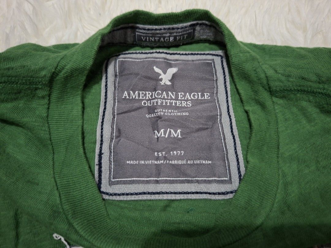 AMERICAN EAGLE Y2K MENS SHIRT (Category: Activewear) located in Trece Martires City. Submitted by eszpincxks (Listing ID 1467044438, Image 2). Description: American eagle mens tshirt DIMES: 20W,27L SIZE: MEDIUM CONDITION: 9.8/10 ISSUE: NONE.