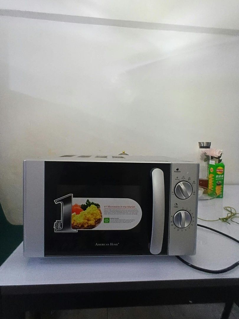 American Home microwave (Category: Other Kitchen Appliances) located in Las Pinas. Submitted by southerncloset (Listing ID 1467082800, Image 1). Description: .