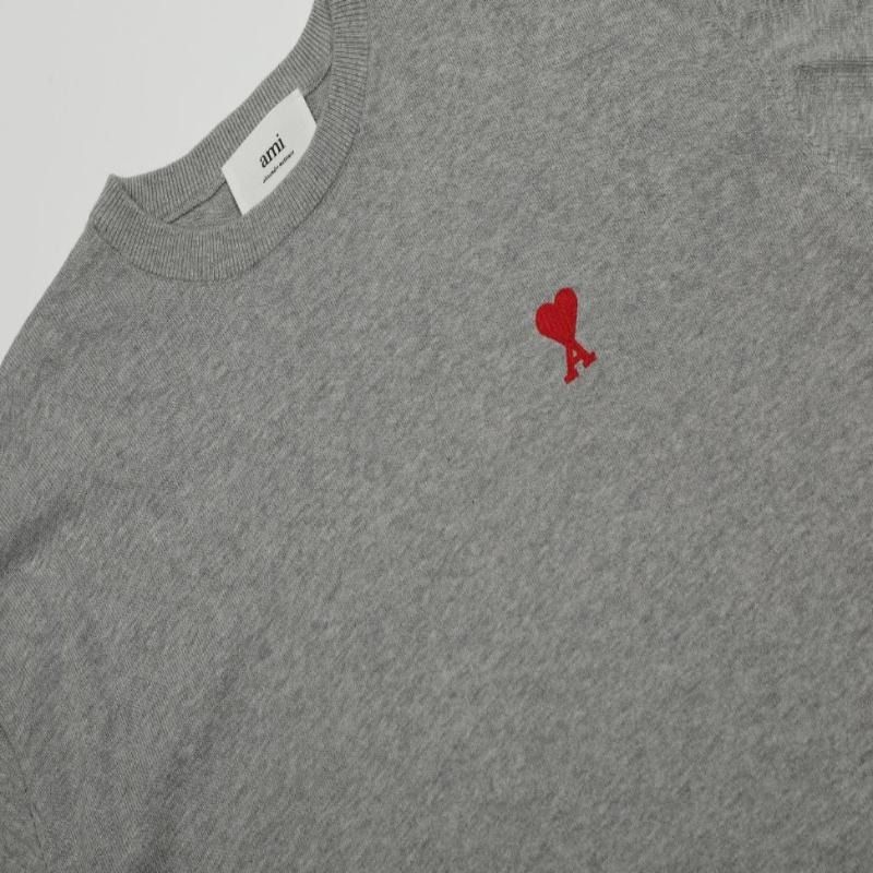 AMI 2025 SS 夏季經典刺繡小愛心針織短袖 （分類：T-shirt、恤衫、有領衫）位於 Hong Kong。 由 anishordas30972 提交（商品編號 1467097225，圖片 3）。簡介： 📏 尺碼：S-XXL，只做優質靚貨 📸 所有圖片均為實拍，完全所見即所得 ✅ 支持售後退換 ⚠️ 不設面交，全單只安排快遞配送。