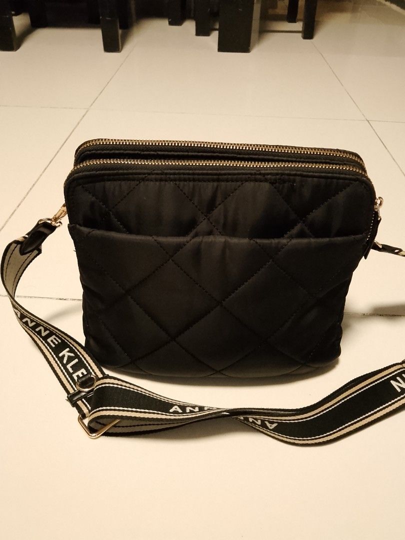 Anne klein (Category: Shoulder Bags) located in Manila. Submitted by wildwind_73f77a (Listing ID 1467052875, Image 2). Description: excellent condition no issue.