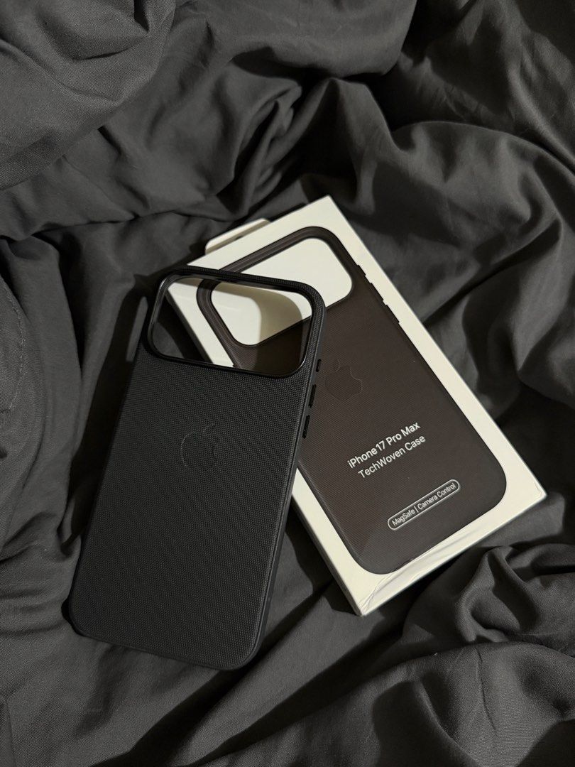 Apple Techwoven Case for iPhone 17 Pro Max (Category: Cases & Sleeves) located in Binan City. Submitted by xxosyua03 (Listing ID 1467104641, Image 1). Description: FOR SALE 🏷️ Apple Techwoven Case for iPhone 17 Pro Max (Black) NO ISSUE ✅ MOP: Gcash/Bank Transfer MOD: Lalamove/J&T.