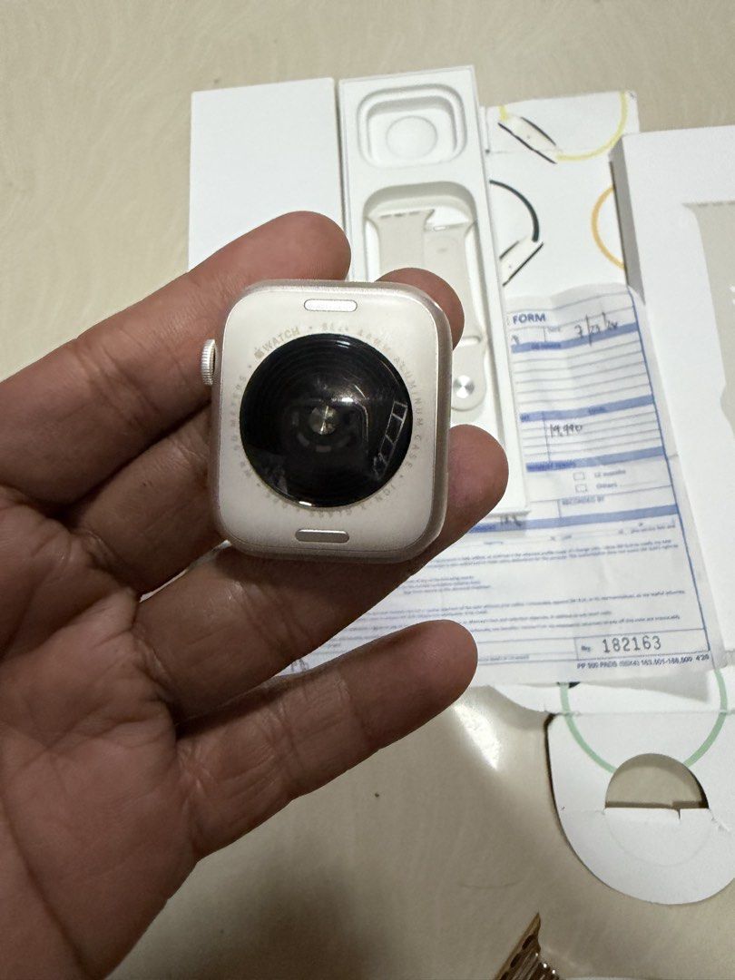 Apple watch se 3rd gen (Category: Wearables & Smart Watches) located in Manila. Submitted by ballenwilm84291 (Listing ID 1467159804, Image 1). Description: - Model: Apple Watch SE 3rd Gen (GPS) - Battery Health: 100% - Condition: Like new, well-maintained - Inclusions: Complete with original box, strap, and receipt - Features: Smooth performance, fitness tracking, and seamless iOS integration.