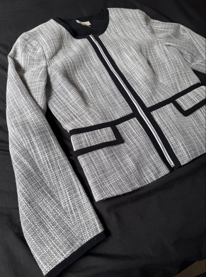 Appleseed's Black and White Tweed Zip Jacket Size 8 (Category: Coats, Jackets and Outerwear) located in Naga. Submitted by futurenostalgia (Listing ID 1467028630, Image 2). Description: Appleseed’s Black and White Tweed Jacket * Brand: Appleseed’s * Color: Black and White * Style: Cropped Tweed Jacket * Closure: Full-Zip * Length: 22 inches * Width: 17 inches * Size on Tag: 8 Classic design with black trim and silver zipper. Perfect for formal oc