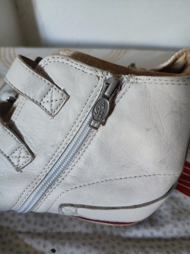 Ash Limited Multi Buckle, Ankle Zipped Leather Sneakers (Category: Sneakers) located in Manila. Submitted by gianmartinez.1e1ac0 (Listing ID 1467027175, Image 3). Description: ₱1.4k + Sf Men's/Women's Wear size 41 Great Condition Flaws: Stains.