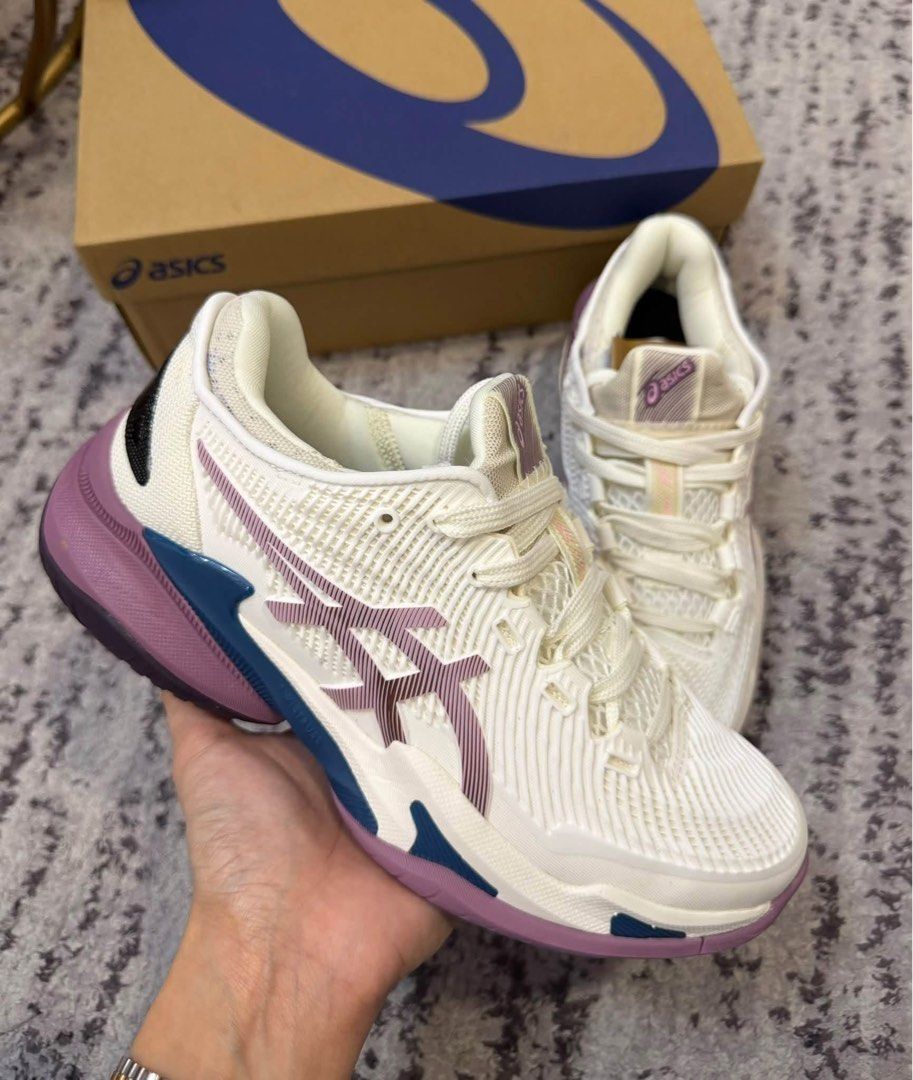 Asics Court FF 3 (Category: Sneakers) located in Manila. Submitted by matteamatteo_mnl (Listing ID 1467157465, Image 1). Description: -with box Available Sizes: 36.37.38.39.40 📌 Please check the last image carefully before ordering. Nandun na po lahat ng kailangan tandaan. Mode of Payment (MOP): 💸 GCash, Maya, GoTyme, BDO, RCBC, Landbank Mode of Delivery (MOD): 🛵 Lalamove / GrabExpress for Same-day delivery 🚚 J&T Express / LBC for those outsi