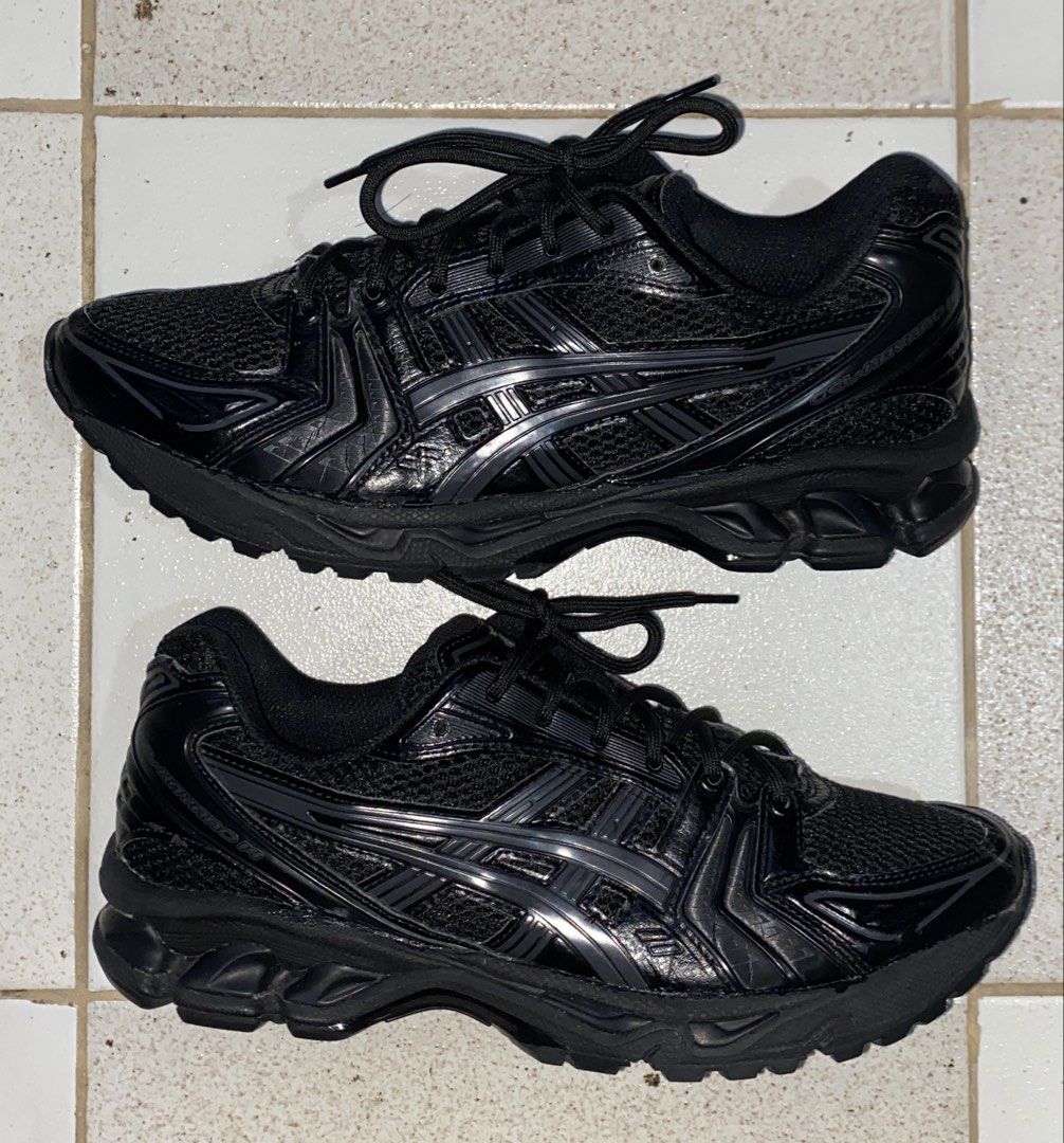 ASICS Gel-Kayano 14 “Black Graphite Grey” (Category: Sneakers) located in Santa Maria. Submitted by justthriftit22 (Listing ID 1466998417, Image 1). Description: Thrifted Pair💯 Size 8/41.5Euro/26cm Excellent Condition 👌🏻 Negotiable price 💸 Pm For more Information 📲.