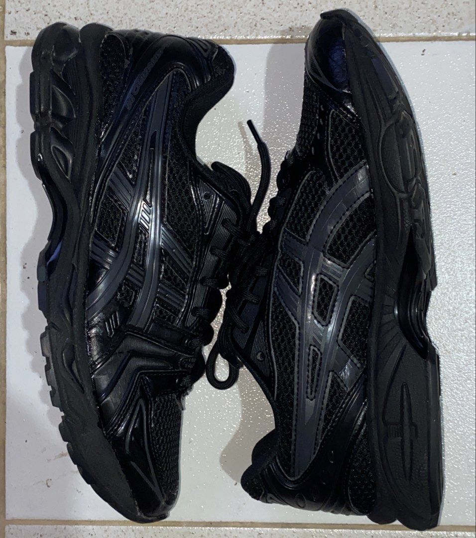 ASICS Gel-Kayano 14 “Black Graphite Grey” (Category: Sneakers) located in Santa Maria. Submitted by justthriftit22 (Listing ID 1466998417, Image 3). Description: Thrifted Pair💯 Size 8/41.5Euro/26cm Excellent Condition 👌🏻 Negotiable price 💸 Pm For more Information 📲.